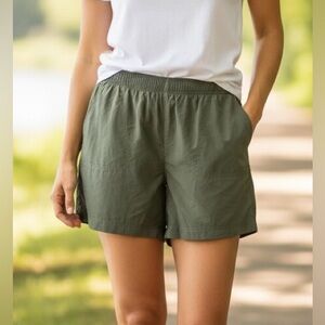 Columbia Women's Sandy River Shorts 5” inseam Olive Green regular fit size large